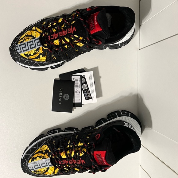 Versace Mens Sneaker - Picture 8 of 10